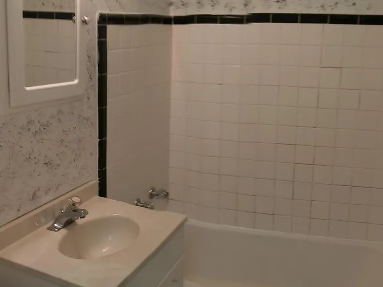 1417 E 37th Pl — Photo 13
