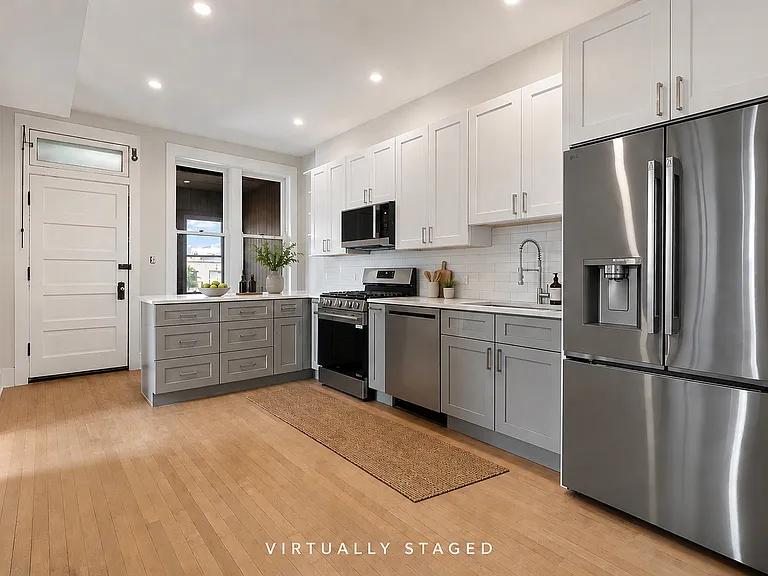 1079 N Paulina St #3 — Photo 8