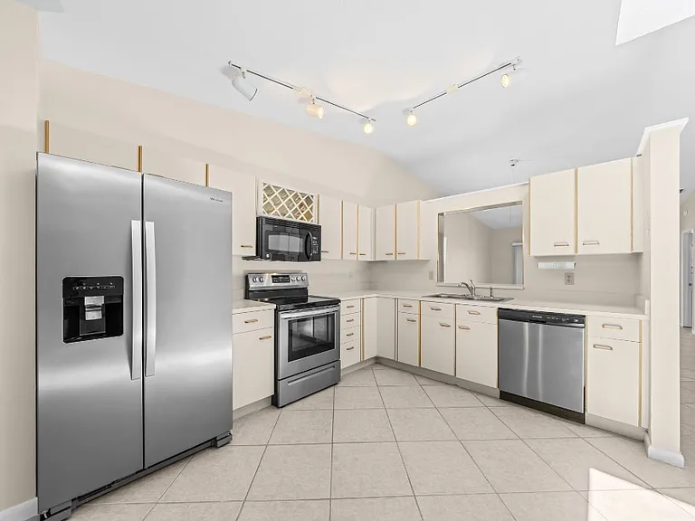 39 Anchor Dr — Photo 13