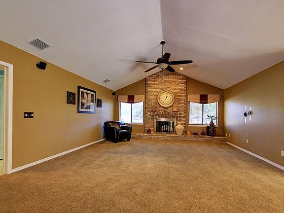 5th image of 3318 Westmoreland Dr