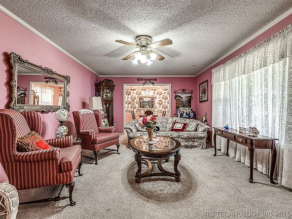 4th image of 315 W Rogers St