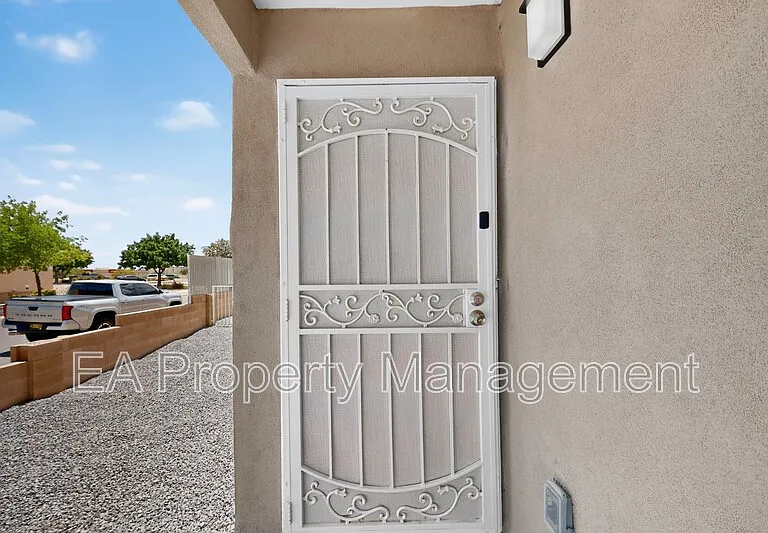 5748 Pinon Flats Rd NW — Photo 5