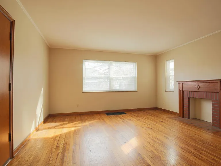1626 W 3rd Ave #C — Photo 2