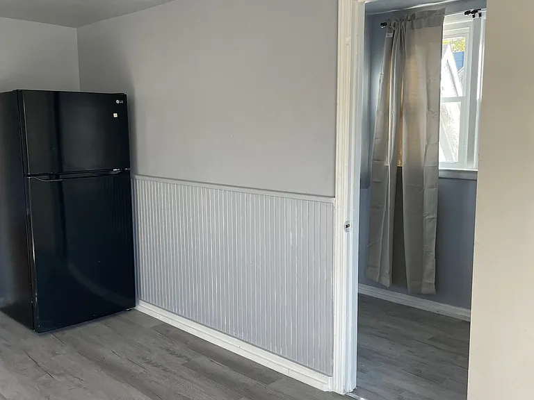 28 Cedar St #3 — Photo 4