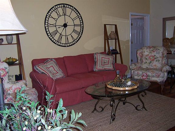 3rd image of 4050 Kilmartin Dr