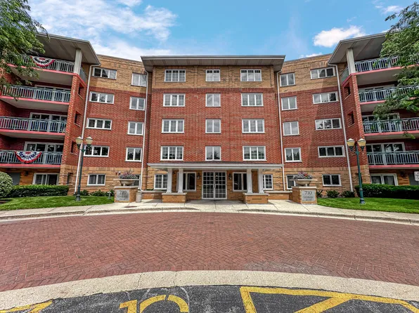 710 Creekside Dr Unit 310, Mount Prospect, IL 60056