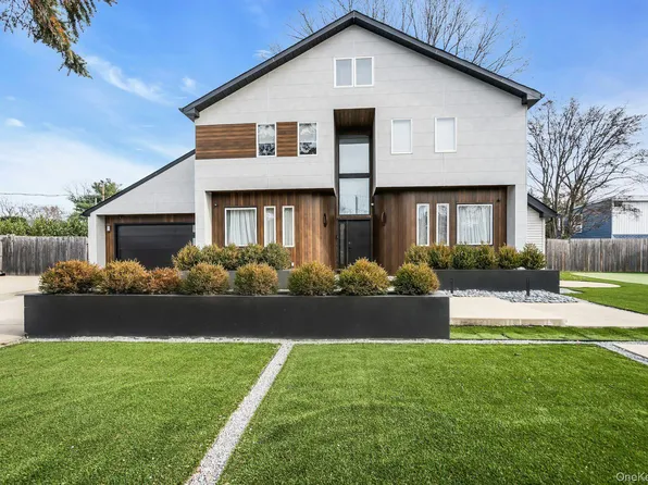 3 Maple Street, Glenwood Landing, NY 11547