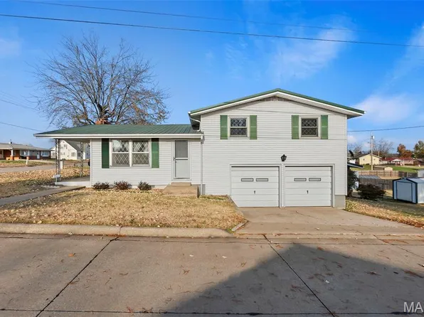 1066 Hume St, Perryville, MO 63775