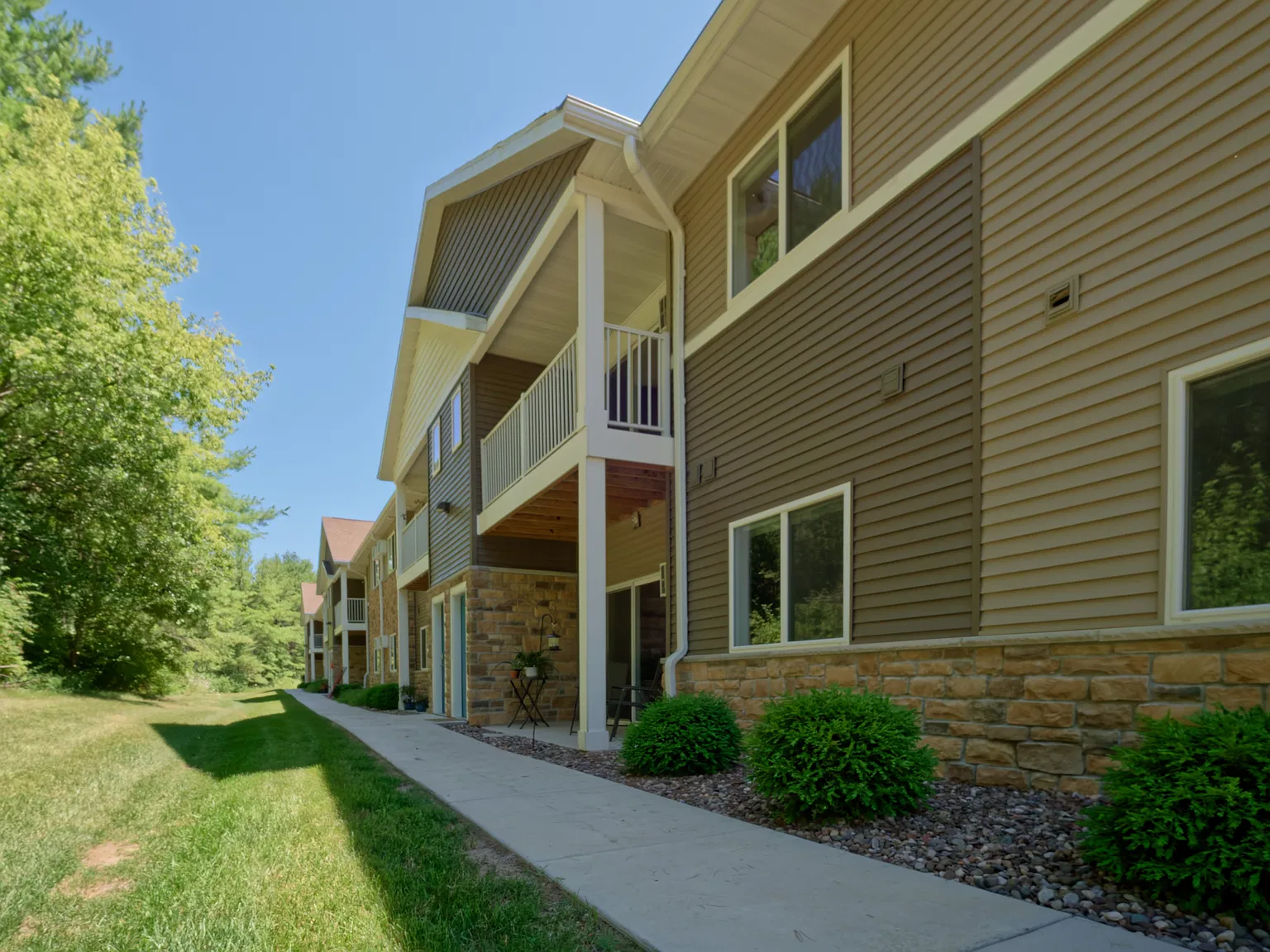 Ashford Place Apartments — Photo 3