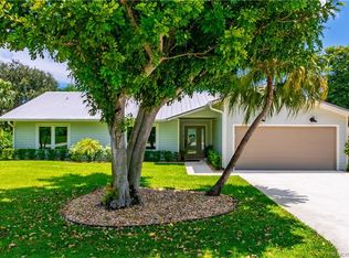 901 SW Pine Tree Ln, Palm City, FL 34990