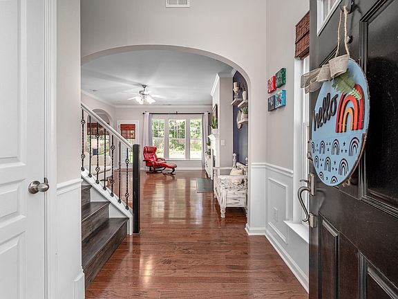 4th image of 1908 Woodsdale Dr