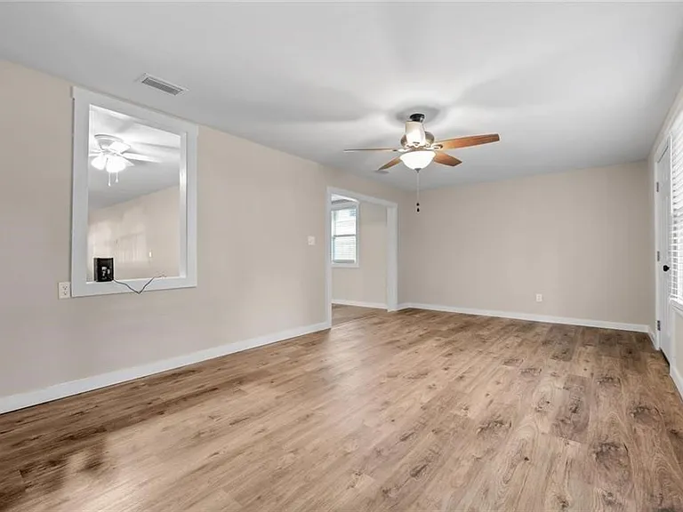 920 Johnston St — Photo 26