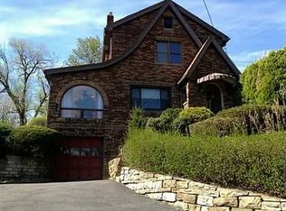 1434 Greentree Rd, Pittsburgh, PA 15220