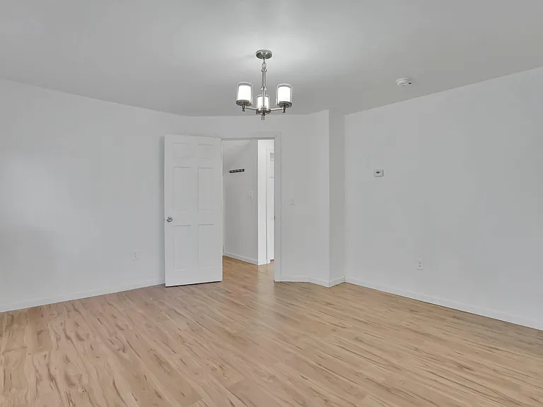 86 Orange St #2 — Photo 15