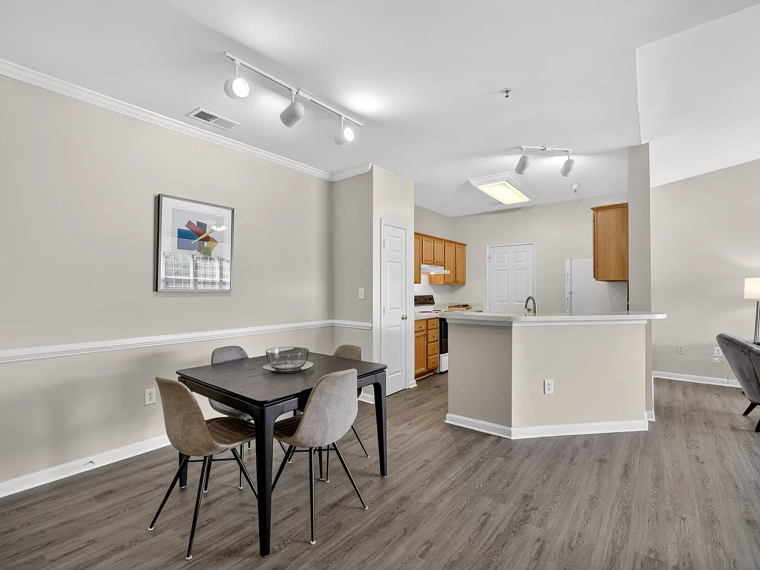 Brittany Commons Apartments — Photo 3