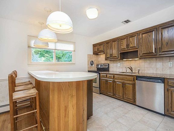 5th image of 28 Hernan Ave