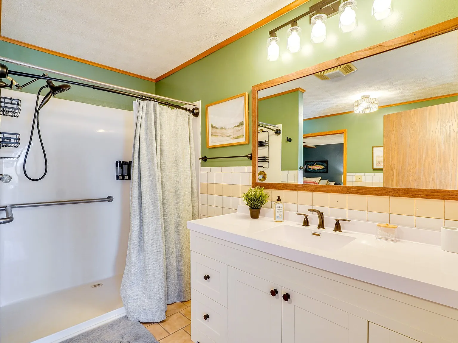 4 bed, 3880 sqft, $2,900 — Photo 4