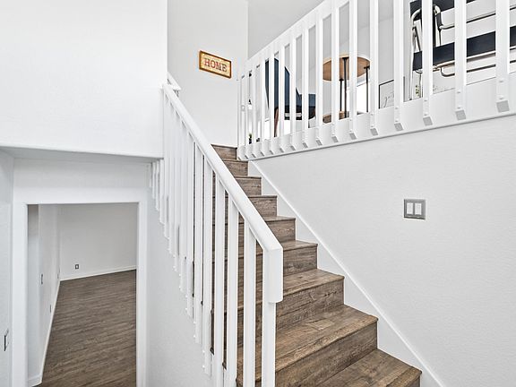 4th image of 2846 E Redwood Ln