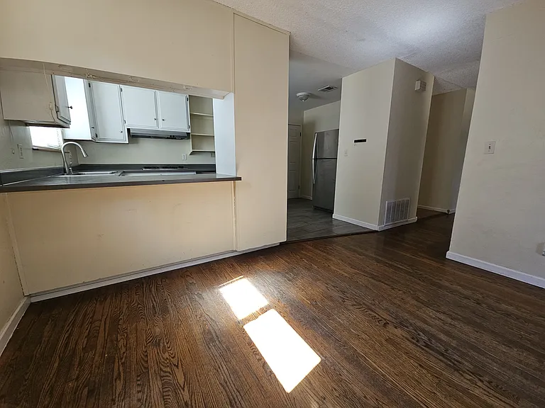 1818 Magnolia Pl — Photo 7