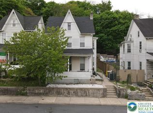209 E South St, Slatington, PA 18080