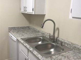 448 N Joekel Ave APT 2, Giddings, TX 78942
