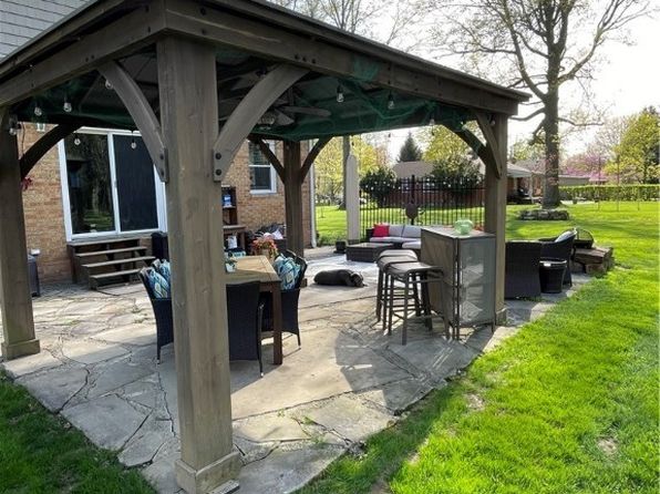 5411 Highland Rd, Highland Heights, OH 44143