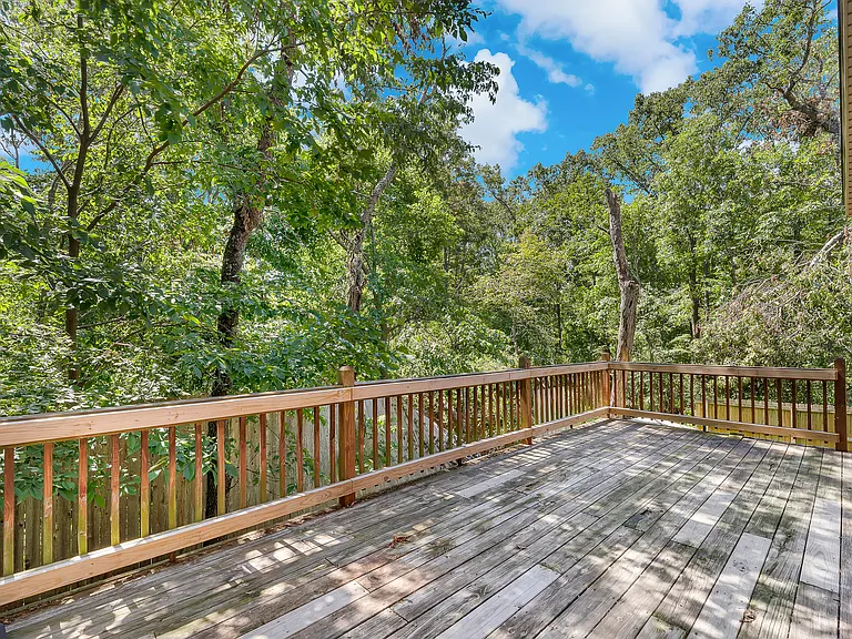 605 NW 17th Ct — Photo 37