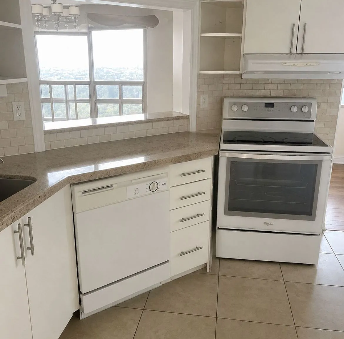 2 bed, $2,690 — Photo 4