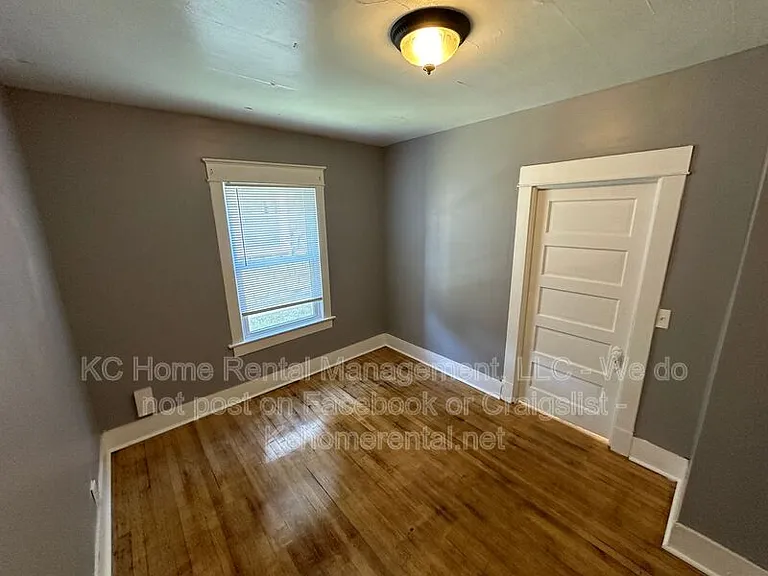 5233 E 6th St #1 — Photo 22