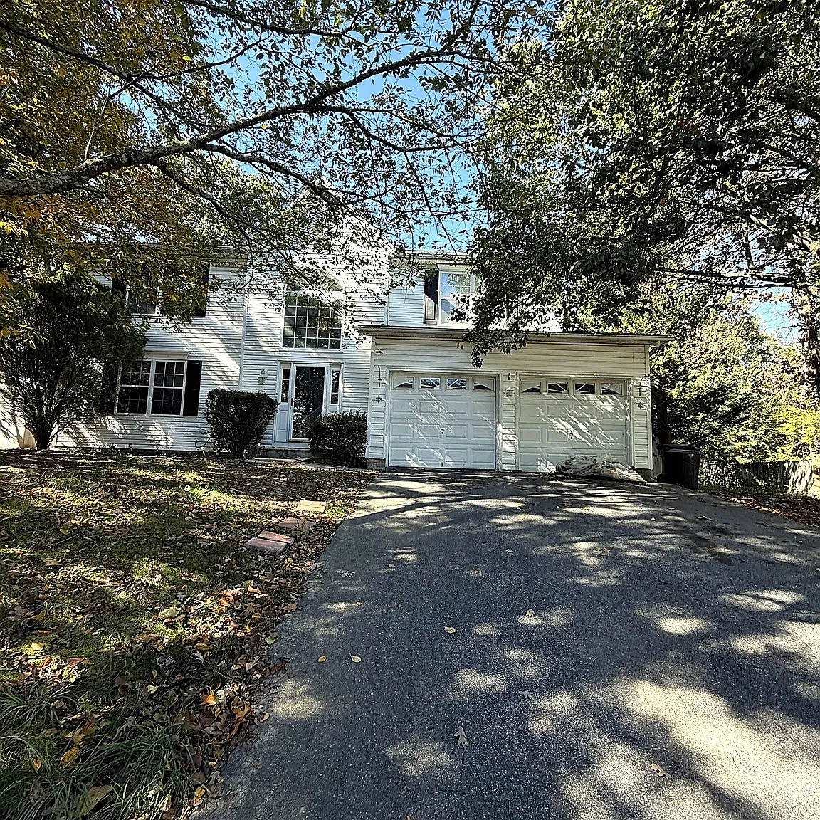 4 bed, 2.5 bath, 2083 sqft, $2,500 — Photo 2