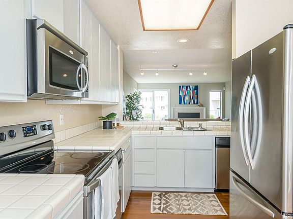 4th image of 535 Mountain View Dr APT 8