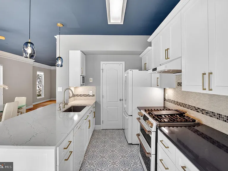 110 Elmcroft Blvd — Photo 7
