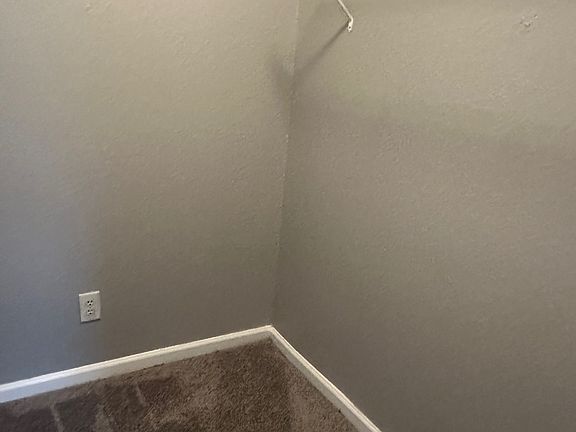 4th image of 293 Brookview Dr