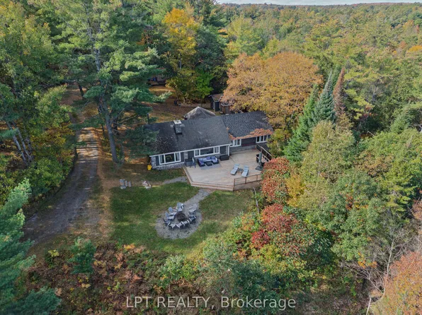 179 Hoths Ln, Huntsville, ON P0B 1L0