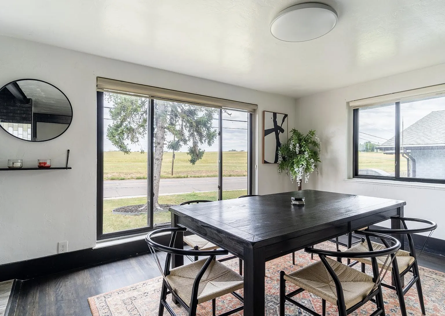 4 bed, 3.0 bath, 2496 sqft, $1,139 — Photo 3