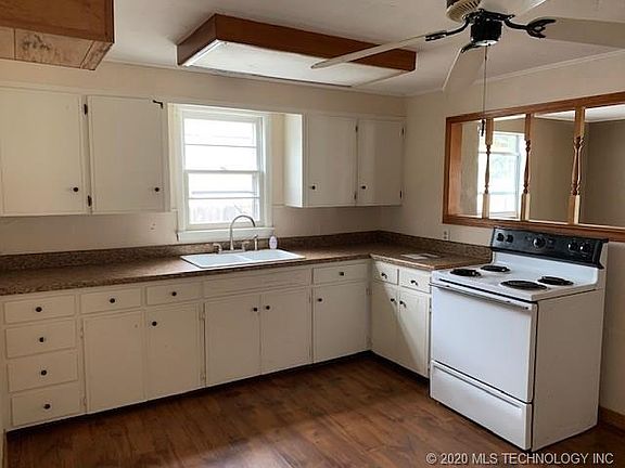 3rd image of 515 N Wyandotte