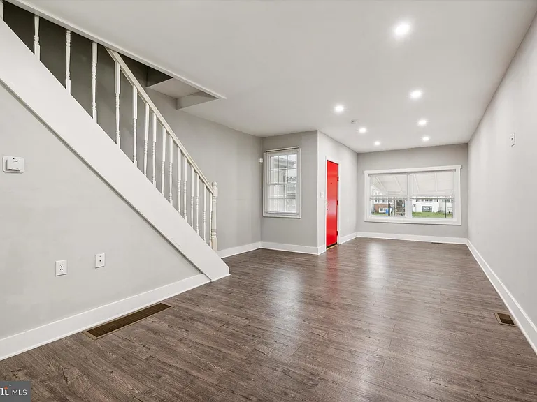 3304 W Allegheny Ave — Photo 11