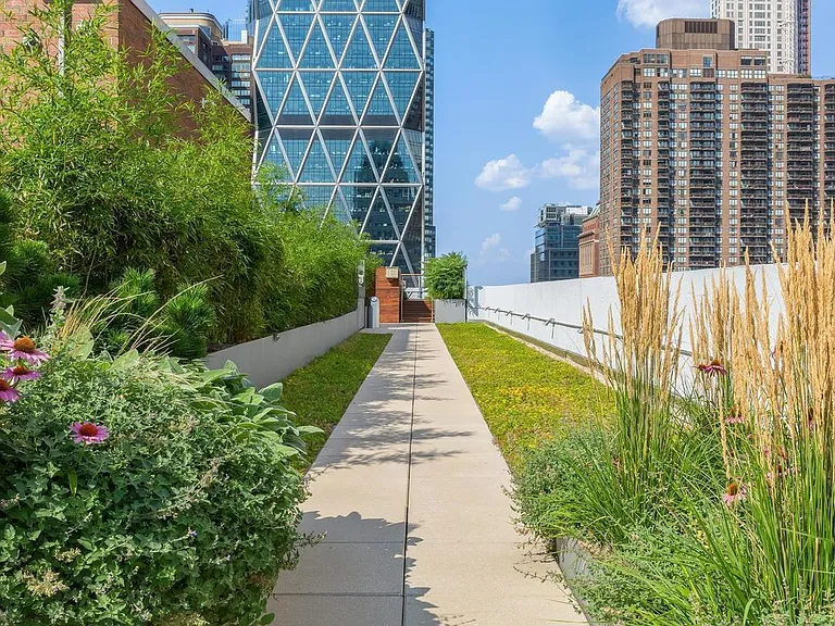 301 W 53rd St #21B — Photo 17