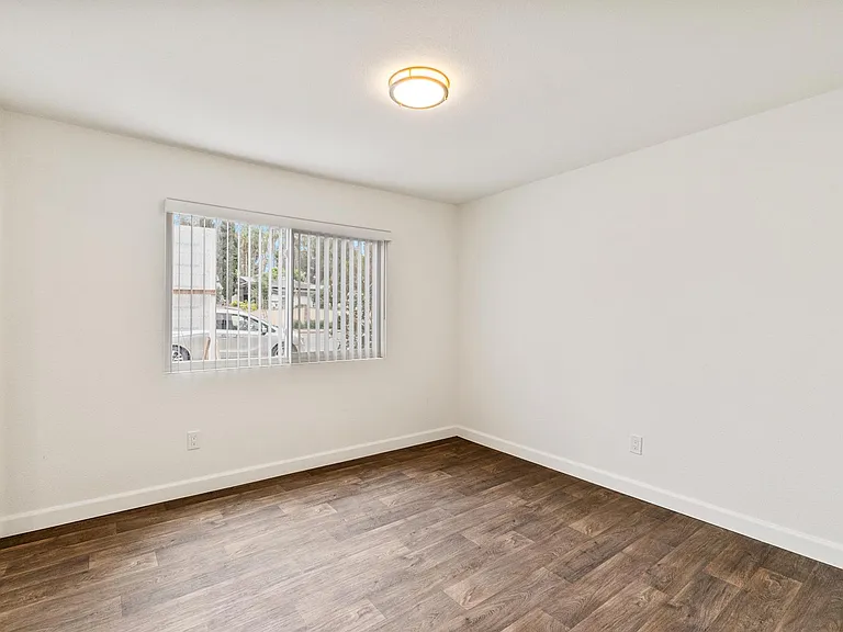 Mountain View Apartments — Photo 22