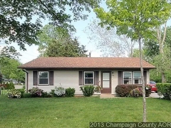 1602 Crescent Dr photo 1