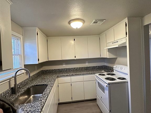 4th image of 4709 S 30th West Ave