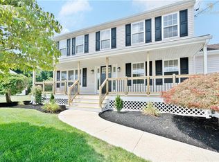 11 Leah Dr, Cranston, RI 02921