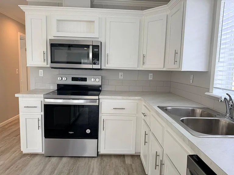 5220 SW 33rd St #13-06 — Photo 10