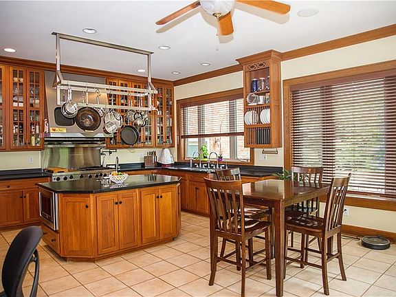 4th image of 1810 Walter Brothers Dr
