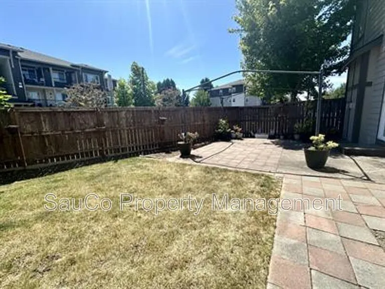 456 SW 203rd Ter — Photo 22