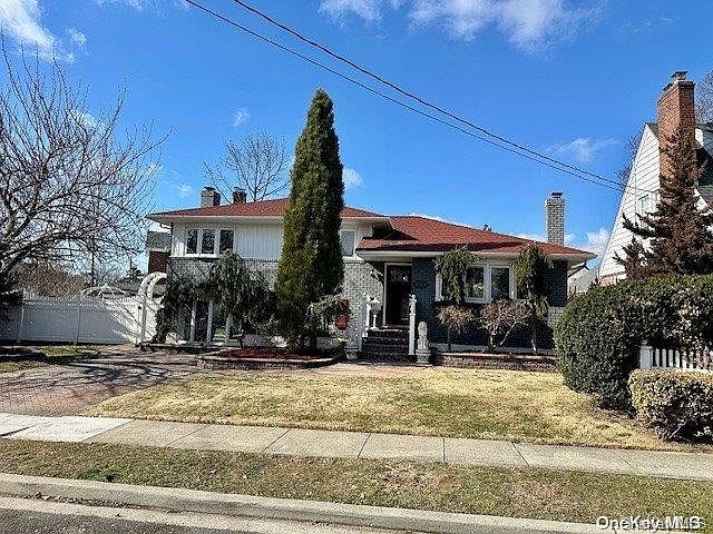 1st image of 72 Morton Avenue
