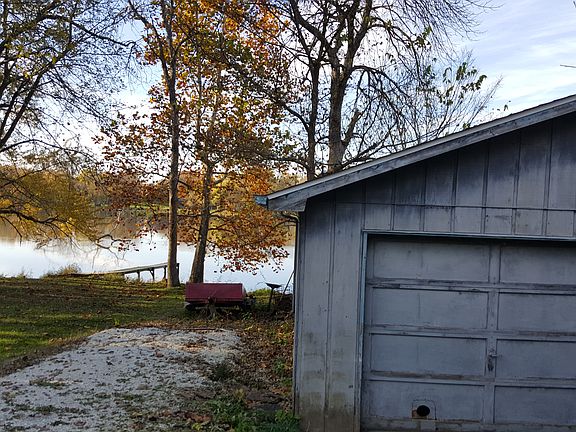 RV parking, detached garage