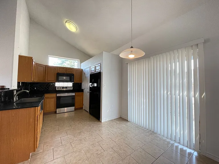 206 Ariana Ct — Photo 6