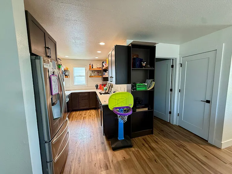 6465 Macarthur Dr — Photo 9