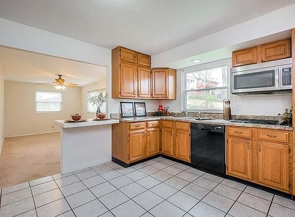 3rd image of 1207 Sandstone Dr